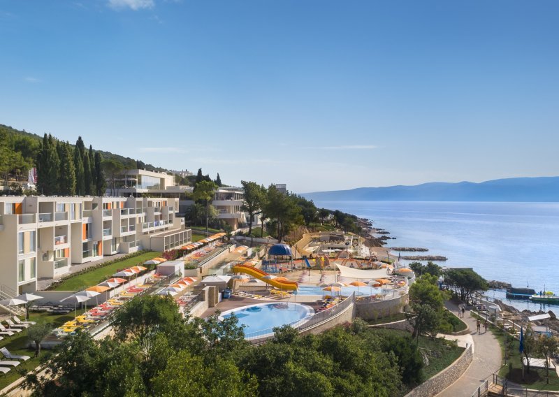 Burza nastavila tonuti, rasprodaju se dionice hotelskih kuća