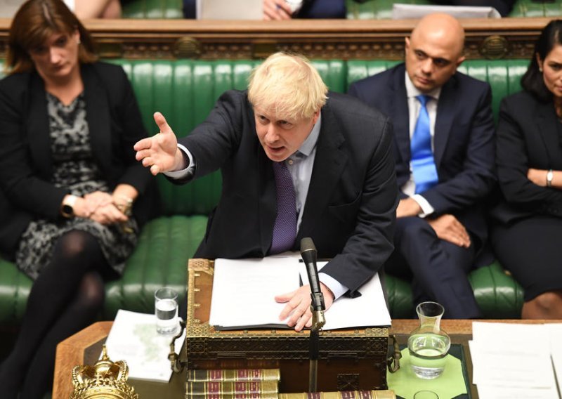 Johnson bi se trebao obvezati da će odbiti Brexit bez dogovora