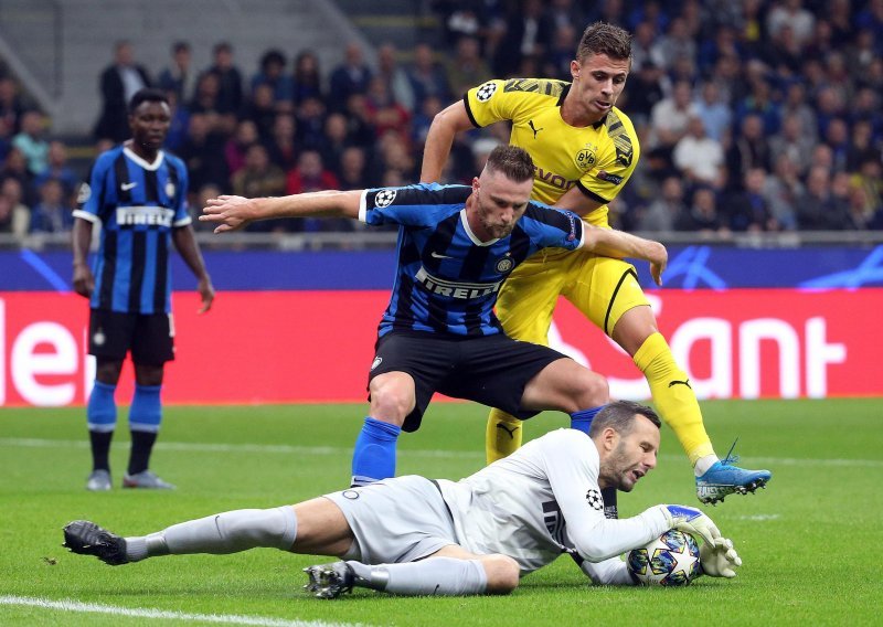 Inter mirno do bodova protiv Borussije; Barcelona slavila u Pragu, Napoli u golijadi u Salzburgu