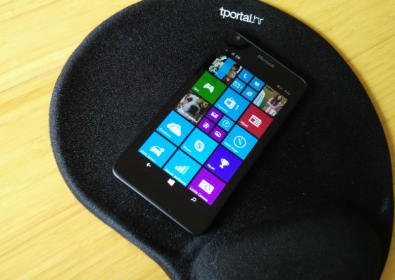 Microsoft Lumia 640 svestrani je prvotimac