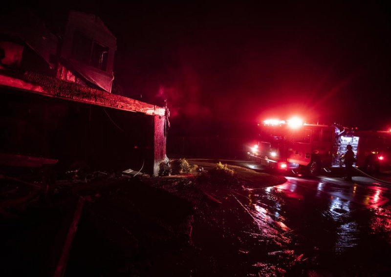 Nastavlja se borba s vatrenom stihijom u Kaliforniji, evakuirano 40 tisuća stanovnika