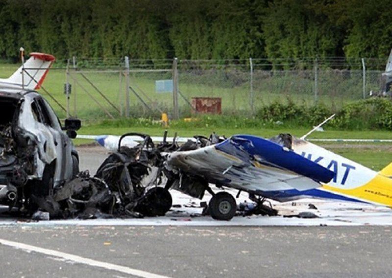 Avion se zabio u Volvo. Volvo pobijedio