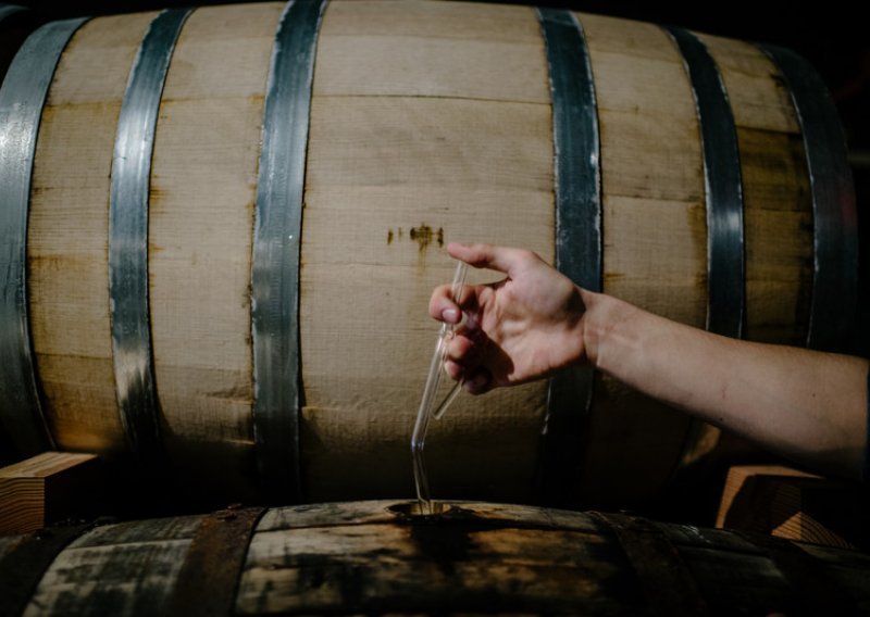 Boca rijetkoga škotskog viskija na dražbi prodana za 1,7 milijuna eura