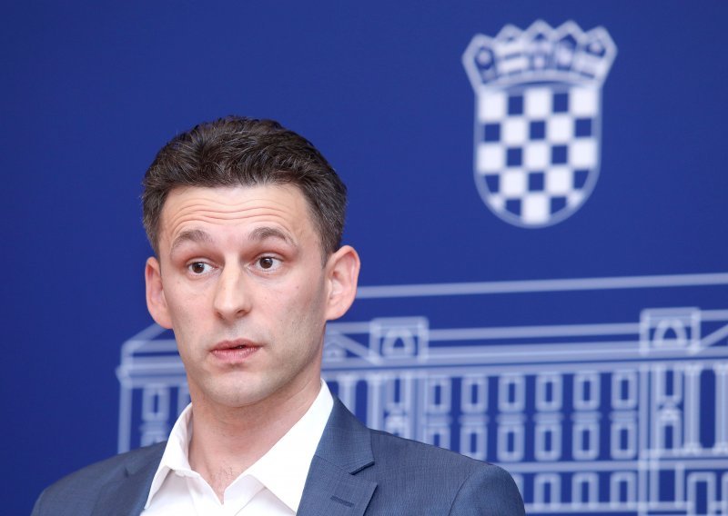 Petrov: HNS-ova prijetnja da neće podržati proračun je 'ćorak'