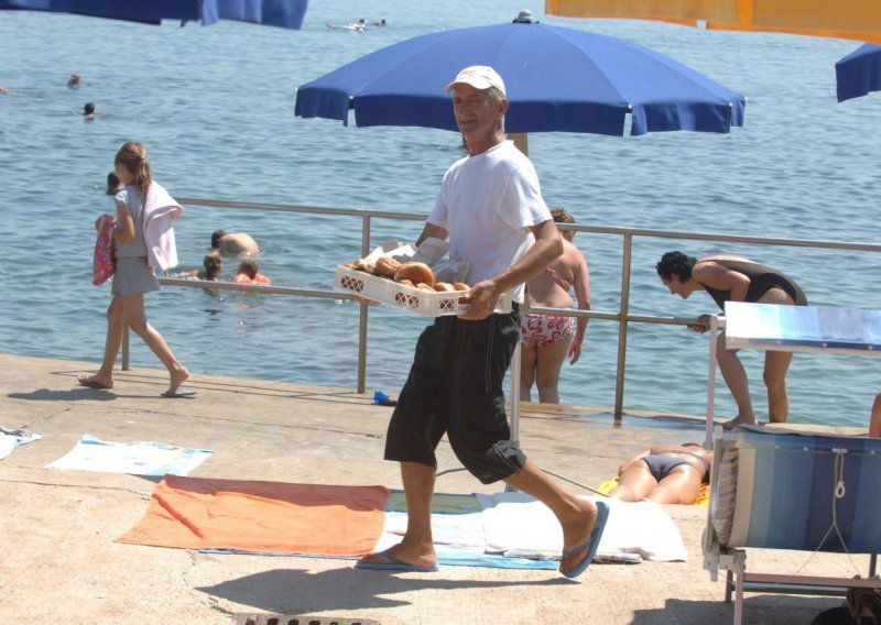 Prijetili mu smrću zbog krafni i kukuruza