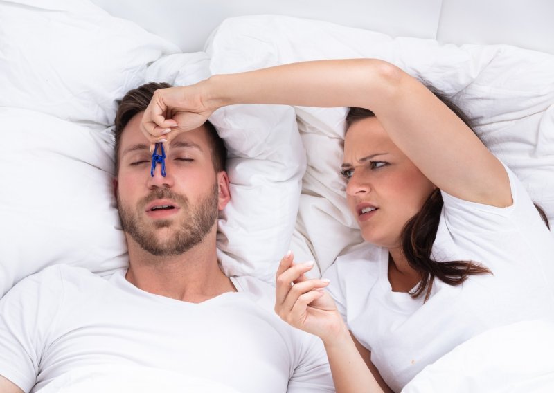[VIDEO] Manjak kvalitetnog sna muči mnoge parove, a hrkanje nije jedini problem