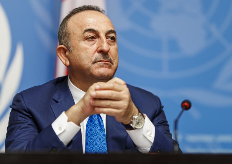 Turski ministar najavio nove napade ako se Kurdi ne povuku sa sjeveroistoka Sirije