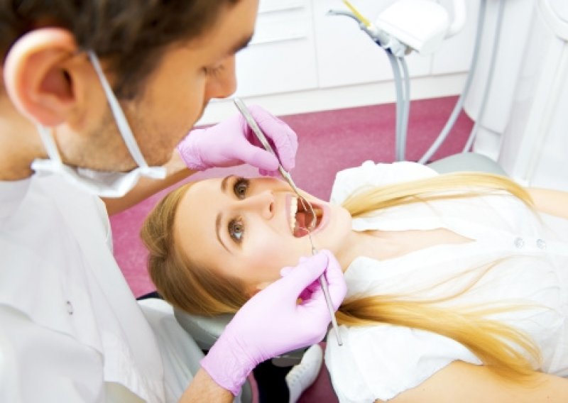 Odlazak zubaru najtraumatičniji je ženama