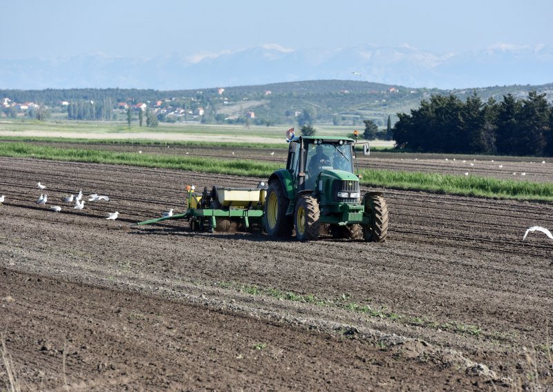 Županija i lokalna samouprava subvencioniraju kamate na kredite u poljoprivredi