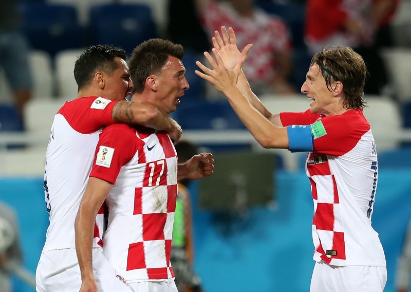 Veliki transferi hrvatskih nogometaša na pomolu: Mario Mandžukić seli u Englesku, a Dejan Lovren u Italiju