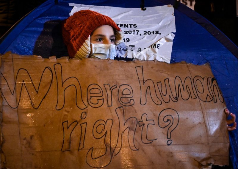Grčki parlament usvojio sporni oštriji zakon o tražiteljima azila