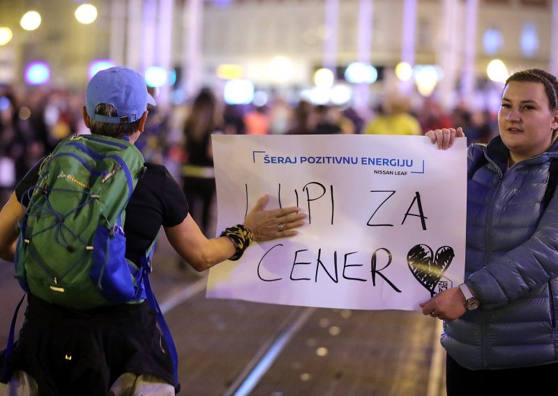 [FOTO] Trkači osvojili centar Zagreba, pogledajte kako je to izgledalo na još jednom Noćnom ceneru