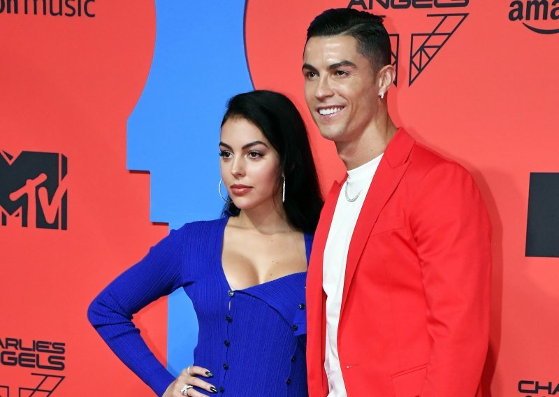 Cristiano Ronaldo prošao bi neopaženo u Sevilli da uz njega nije bila zanosna Georgina