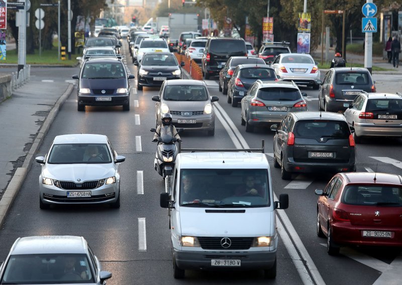 Imate upaljena svjetla na automobilu? HAK podsjeća na datume