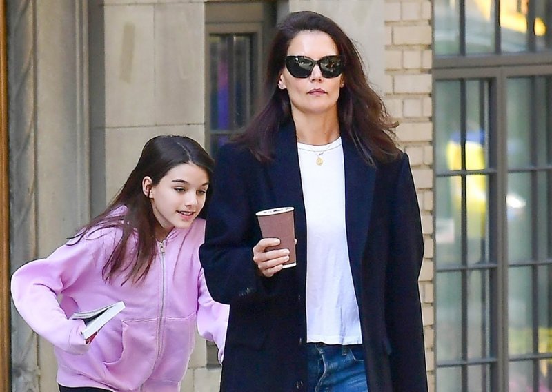 Katie Holmes progovorila o kćerki Suri: 'Na neki smo način odrasle zajedno'