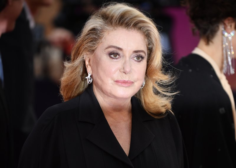 Pozlilo joj tijekom noći: Cathérine Deneuve primljena u bolnicu