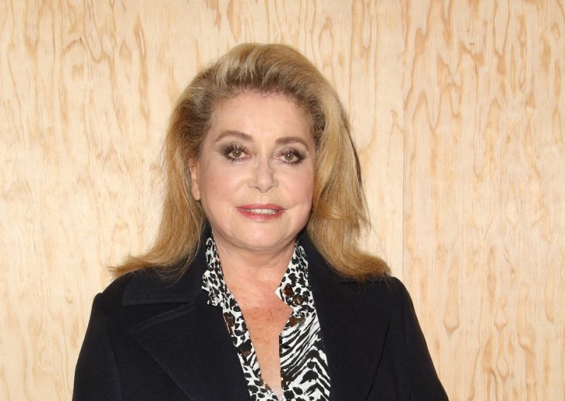 Francuska filmska zvijezda Catherine Deneuve pretrpjela lakši moždani udar