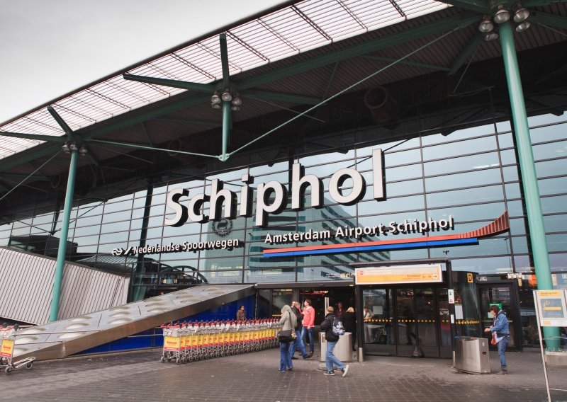 Kaos u zračnoj luci u Amsterdamu izazvao pilot koji je slučajno aktivirao alarm za otmicu