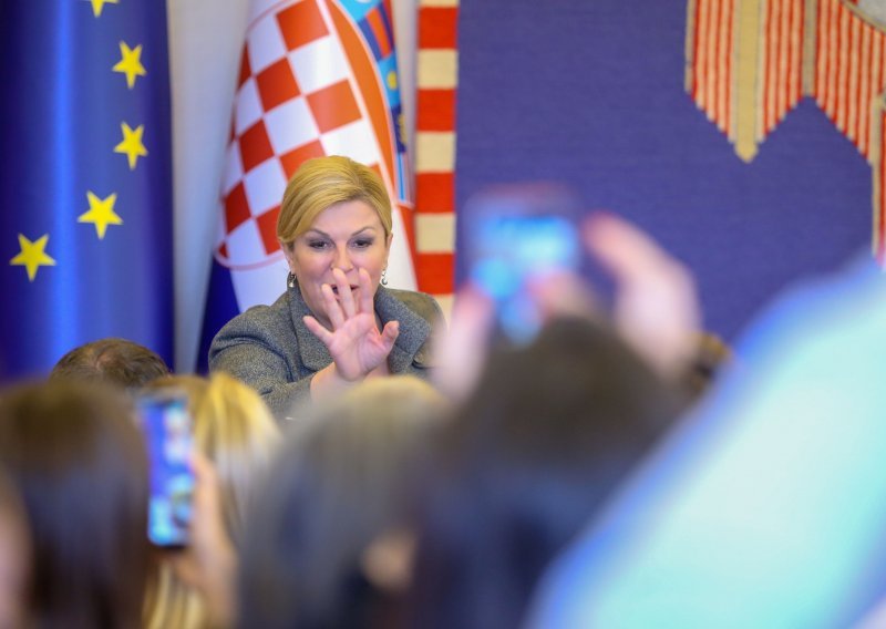 [FOTO] Grabar Kitarović ugostila domaće OPG-ovce, pogledajte što se sve našlo na bogatoj trpezi