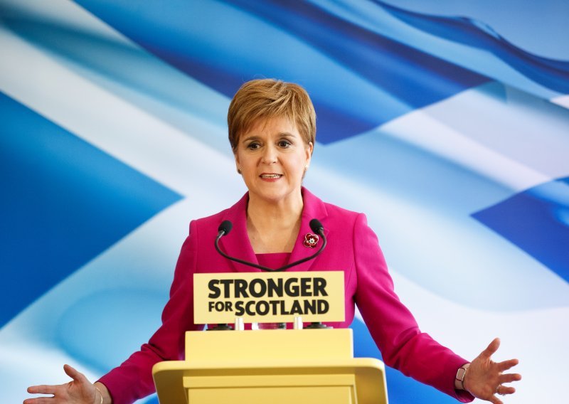 Sturgeon: Britanija mora omogućiti Škotima da iduće godine glasaju o neovisnosti