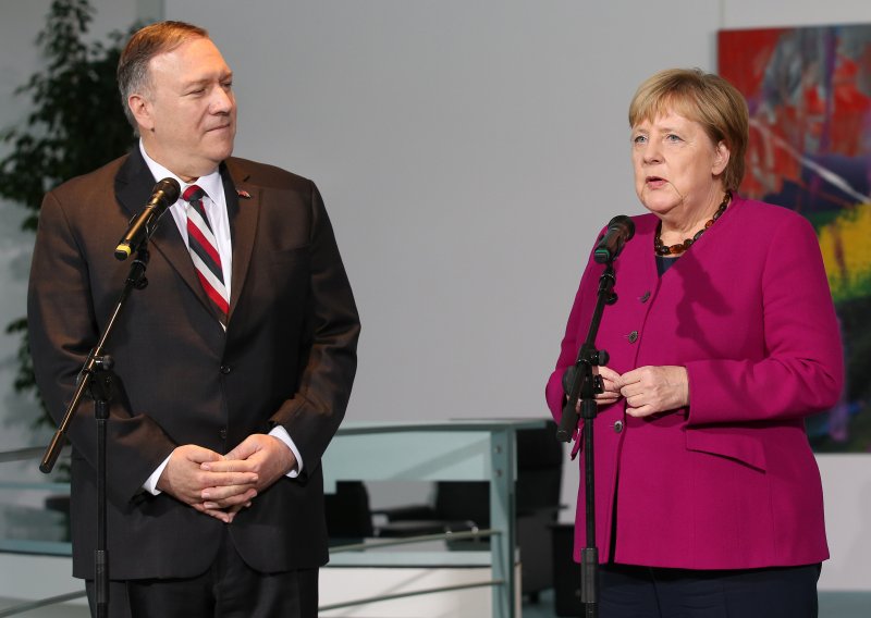 Merkel Pompeu zajamčila pomoć Njemačke SAD-u