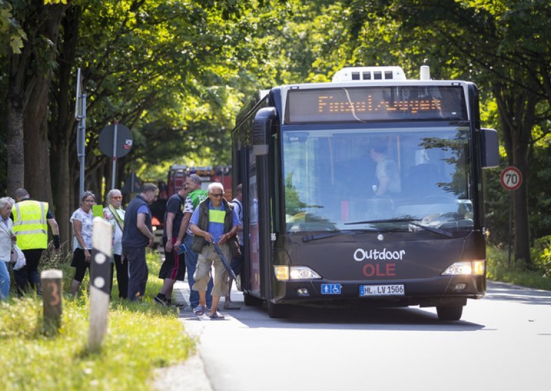 U nesreći autobusa u Njemačkoj više od 30 ozlijeđenih