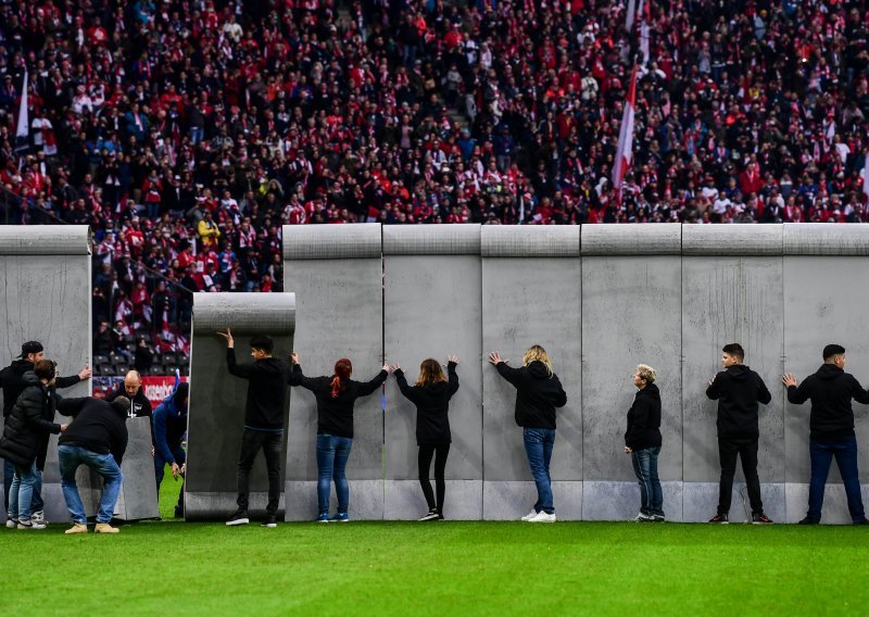 Navijači Herthe impresivnom koreografijom obilježili događaj koji svijet nikada ne smije zaboraviti