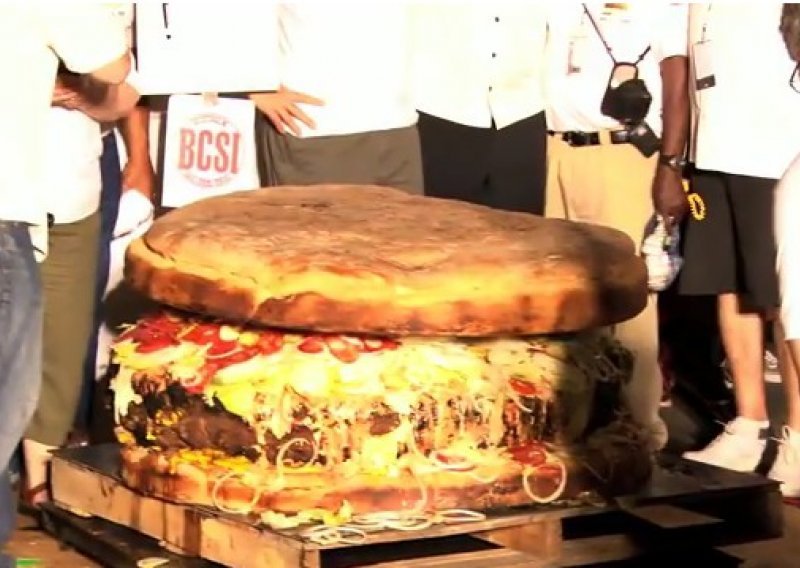 Najveći hamburger na svijetu težak je 352 kilograma
