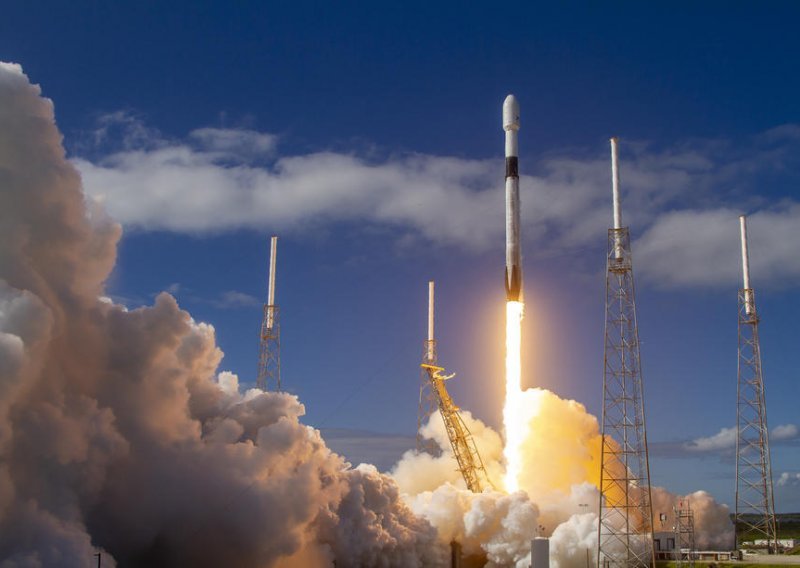 SpaceX lansirao 60 satelita, superbrzi internet stiže nakon 24 odrađene misije
