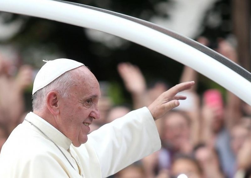 Papa mladima objasnio zašto ne gleda televiziju