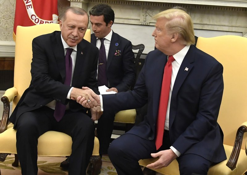 Erdogan osudio Macronovu izjavu o NATO-u
