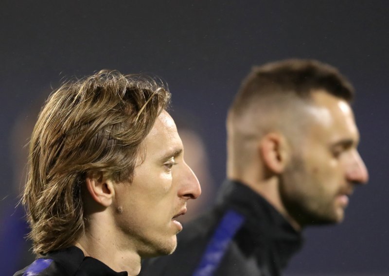 Modrić, Dalić i društvo razočarali su se kada su doznali što ih čeka u Rijeci za vrijeme utakmice; može li to pokvariti planove Hrvatskoj?