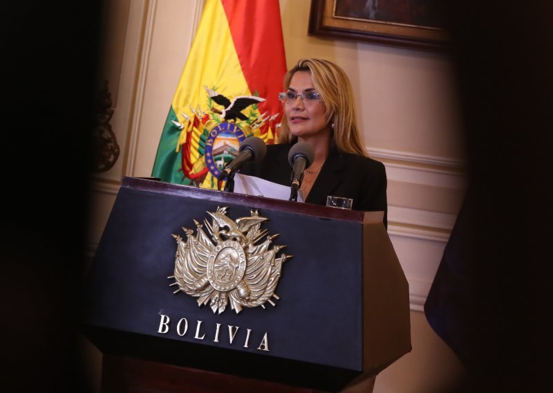 Privremena predsjednica Bolivije: Moralesu će biti zabranjena kandidatura na sljedećim izborima