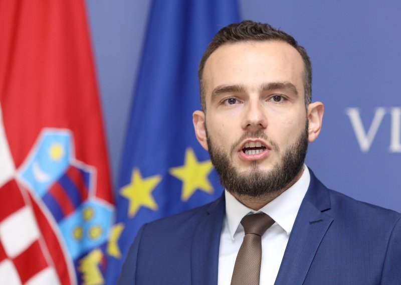 Aladrović otkrio koliko košta štrajk i poručio: Zbog sindikata obrazovanja trpi dio javnih službi
