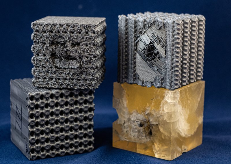 Znanstvenici isprintali neuništive plastične kocke, neprobojne poput blindiranog čelika