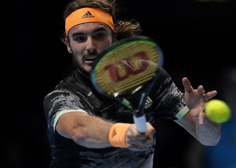 Fenomenalni Stefanos Tsitsipas pobijedio je Rogera Federera i izborio finale Mastersa