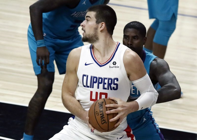 Clippersi do pobjede bez najveće zvijezde, Zubac se vratio u prvu postavu i ubacio sedam koševa, Hezonja također slavio