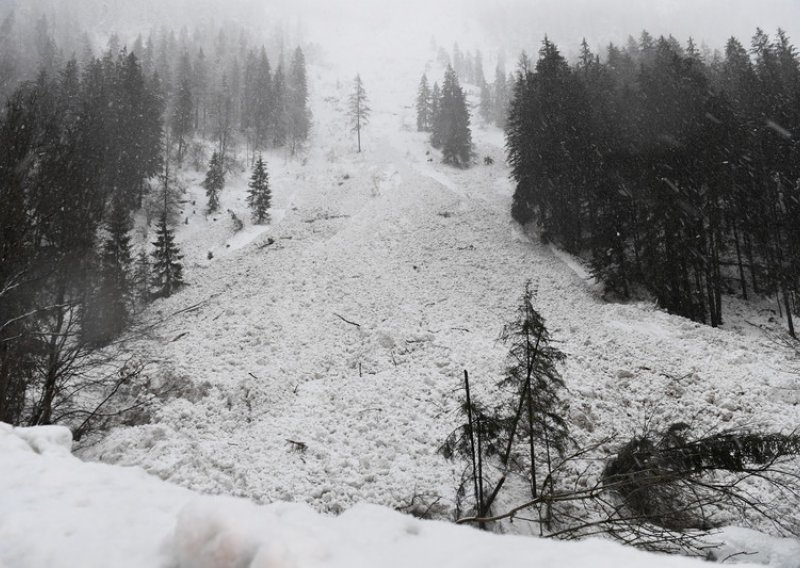 Austriju zatrpao snijeg, proglašena najviša opasnost od lavina