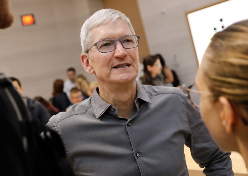 Tim Cook poriče usporavanje: 'Naša linija mobilnih uređaja nikad nije bila jača'