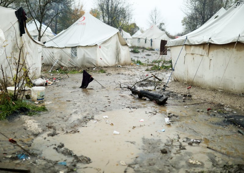 Europska komisija traži zatvaranje kampa Vučjak zbog krajnje nehumanih uvjeta, kuda će tisuće migranata?