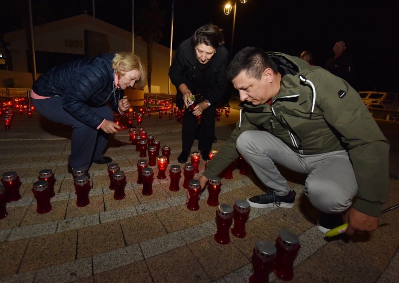 [FOTO] Mještani Vodica odali počast žrtvama Vukovara i Škabrnje