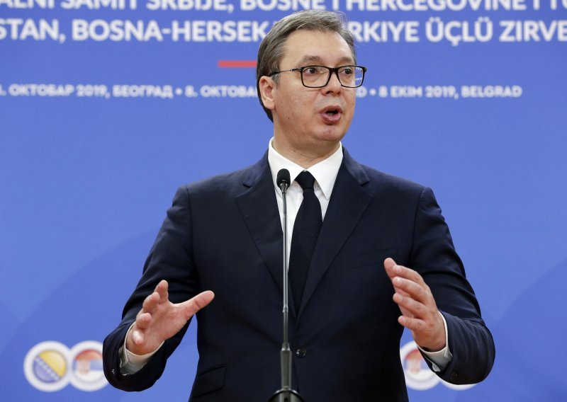 Vučić i Lukašenko zadovoljni političkim odnosima, gospodarstvo mora bolje