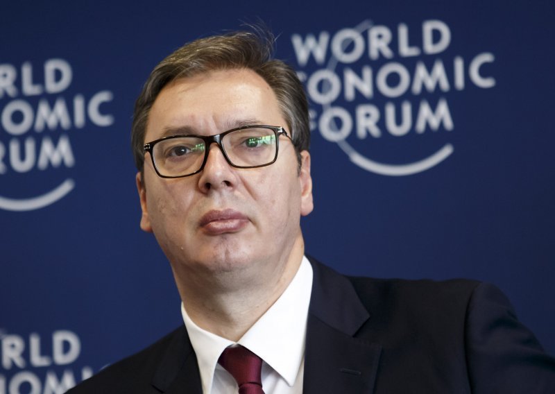 Vučić brani ministra financija, a odluku sveučilišta da je plagirao doktorat nazvao 'političkom'
