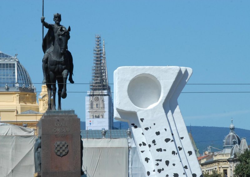 Napad nakaradnom kravatom na grad Zagreb