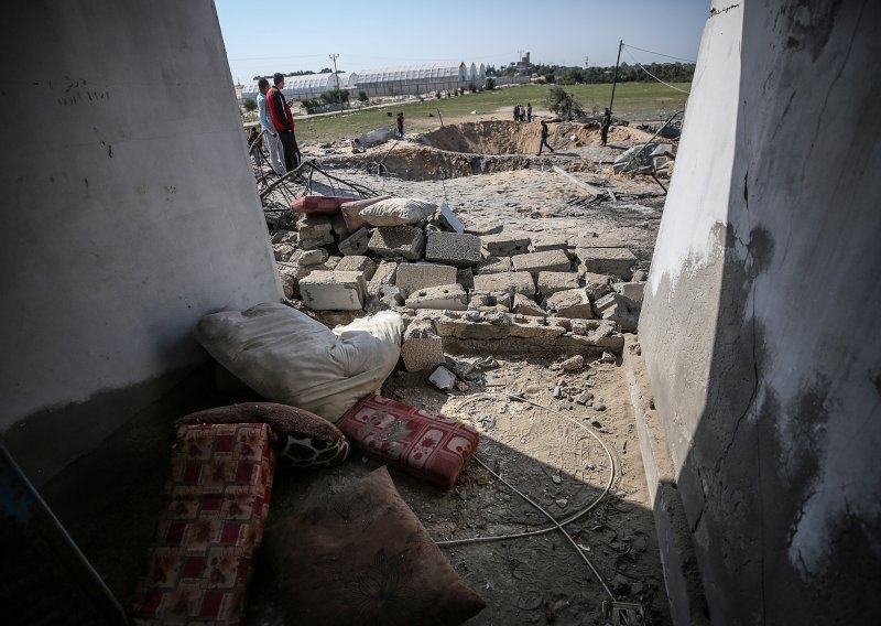 Izraelski zrakoplovi nakon Hamasovog raketiranja napali Gazu
