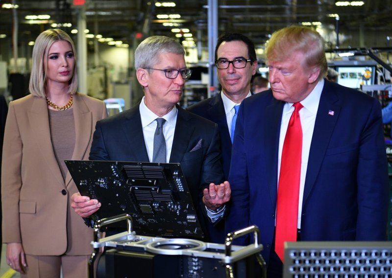 [FOTO] Trump obišao Apple, evo o čemu razmišlja nakon posjeta
