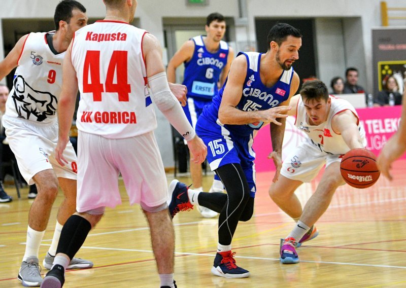 Cibona 'protutnjala' Velikom Goricom i ostala jedina neporažena momčad domaće lige