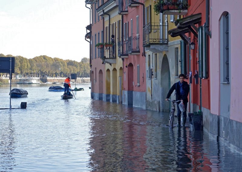 [FOTO] Jake kiše uzrokovale kaos u Italiji