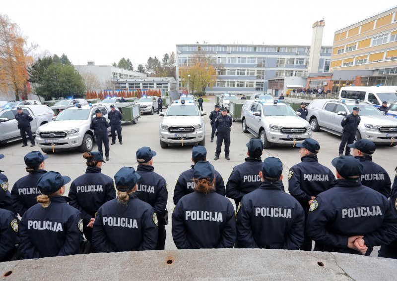 Policajci i carinici traže veće koeficijente, ako se ne postigne dogovor najavljuju 'veliki kaos'