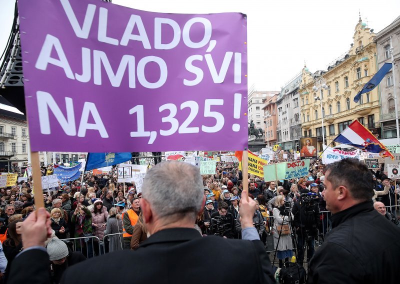 Evo kolike bi plaće prosječan učitelj imao da je prihvaćena ponuda Vlade, a koliko da se ispune svi sindikalni zahtjevi